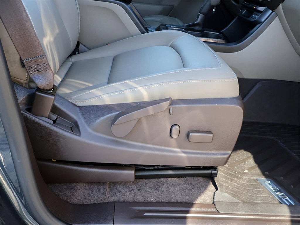 Used 2019 GMC Canyon SLT w/ Driver Alert Package image 10