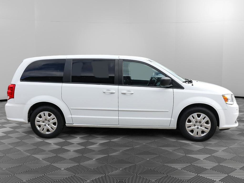 Used 2017 Dodge Grand Caravan SE FWD image 7