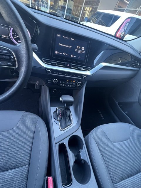 Used 2022 Kia Niro LX image 11