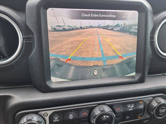 Used 2020 Jeep Gladiator Overland AWD/4WD image 13