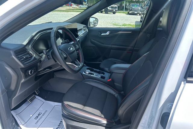 Used 2023 Ford Escape ST-Line w/ Tech Pack #1 AWD/4WD image 9
