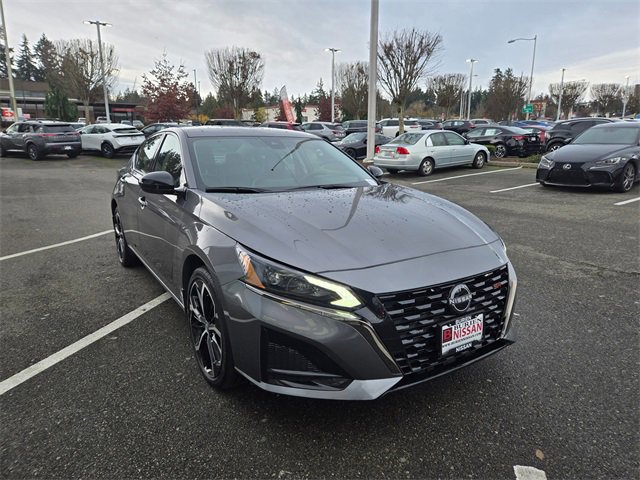 Used 2025 Nissan Altima 2.5 SR image 4
