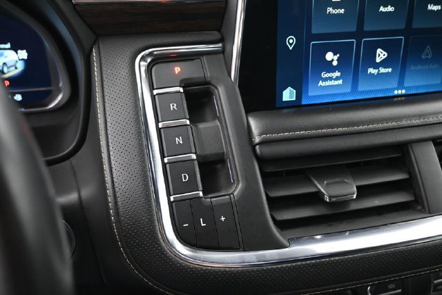 Used 2023 Chevrolet Suburban Premier AWD/4WD image 23