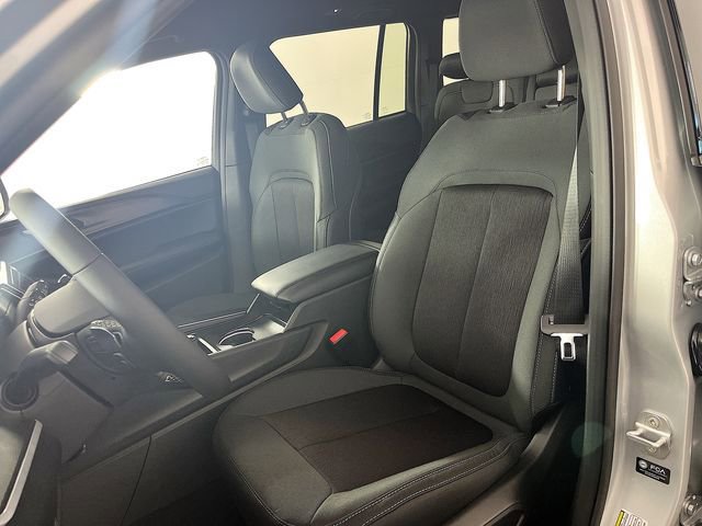 New 2025 Jeep Grand Cherokee Laredo w/ Luxury Tech Group I image 11