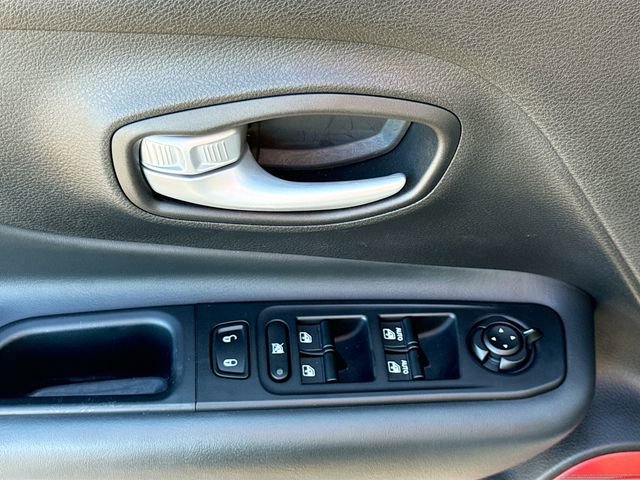 Used 2023 Jeep Renegade Trailhawk w/ Trailhawk Elite Group AWD/4WD image 18