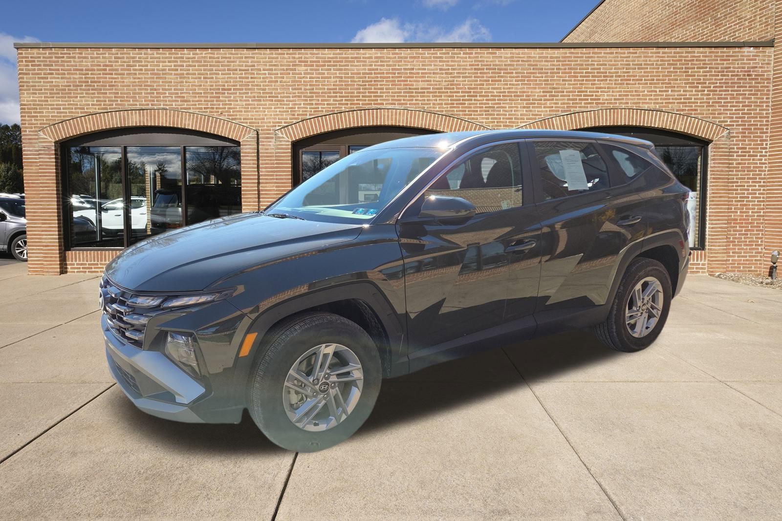 Certified 2025 Hyundai Tucson SE image 8