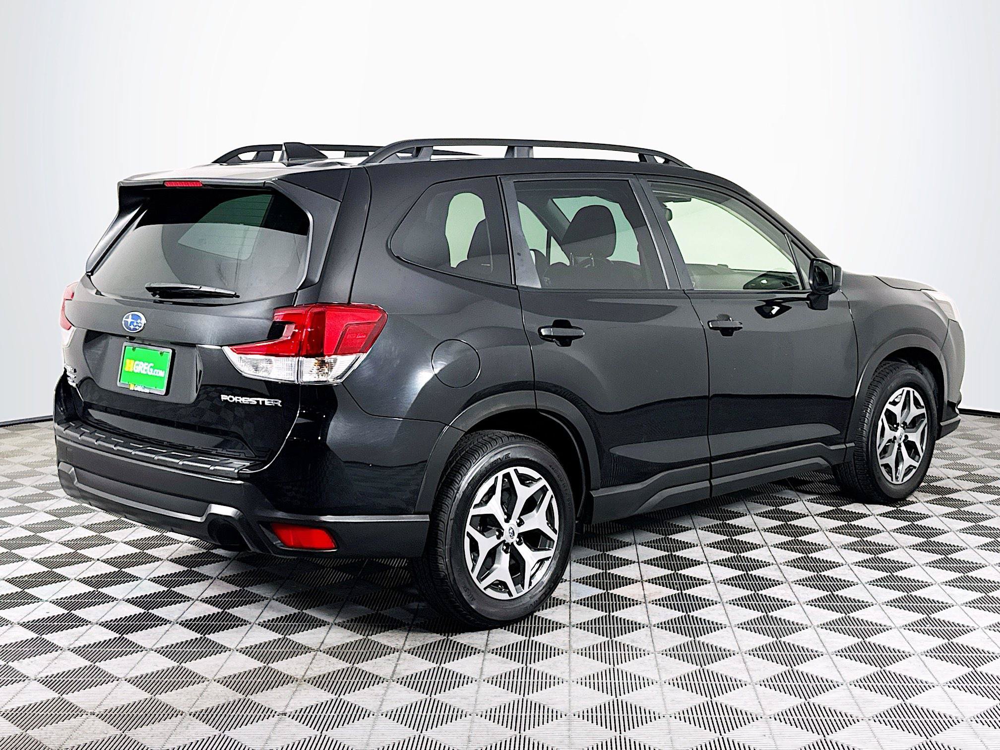 Used 2023 Subaru Forester Premium AWD/4WD image 10