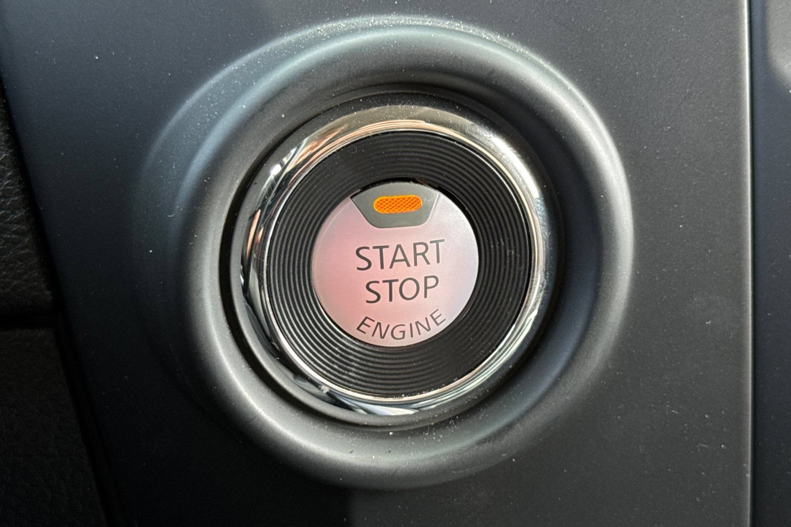 Used 2024 Nissan Titan SV w/ SV Convenience Package RWD image 17