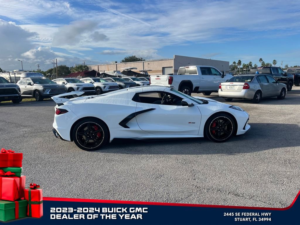 Used 2021 Chevrolet Corvette Stingray Preferred Conv w/ Z51 Performance Package image 3