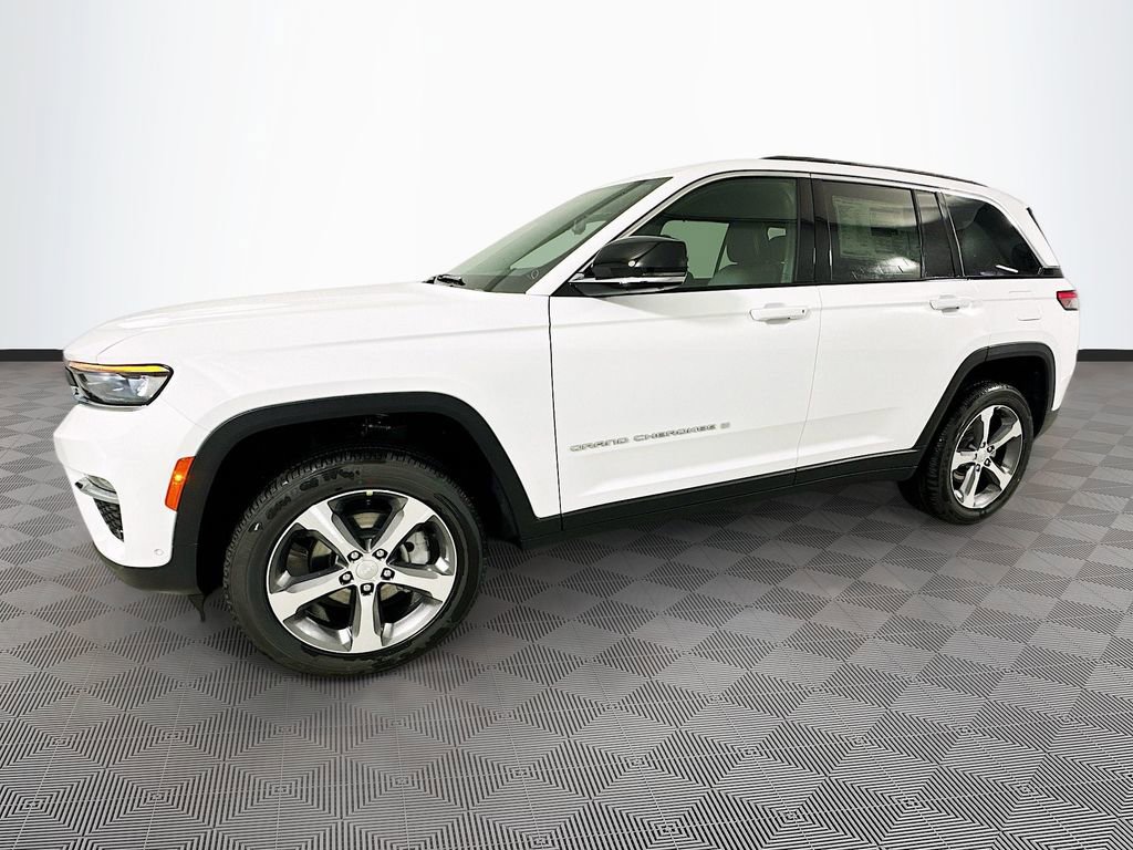 New 2025 Jeep Grand Cherokee Limited w/ Luxury Tech Group II AWD/4WD image 24