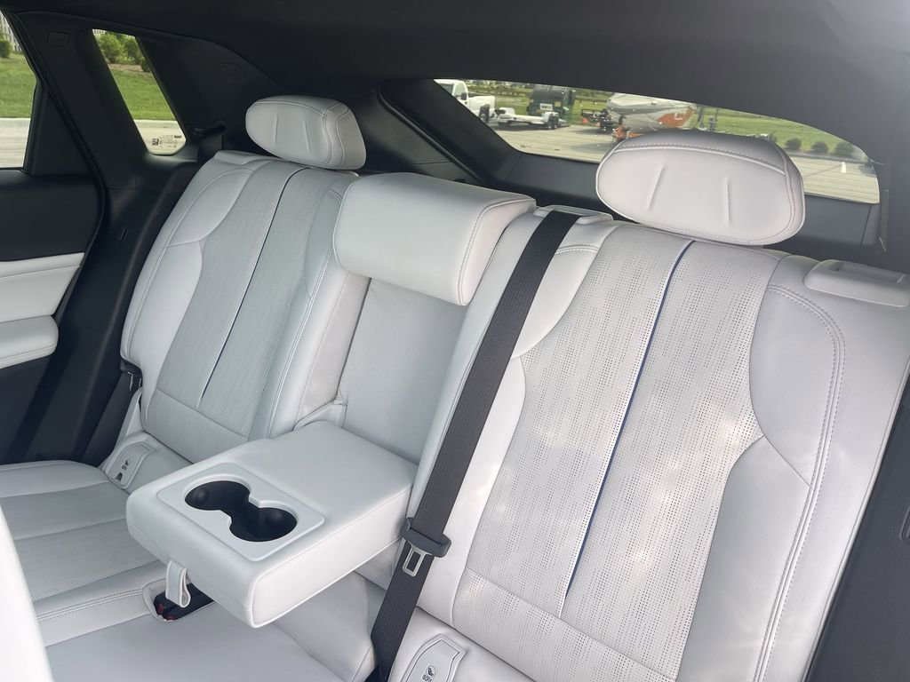 Certified 2024 Cadillac Lyriq Luxury AWD/4WD image 27