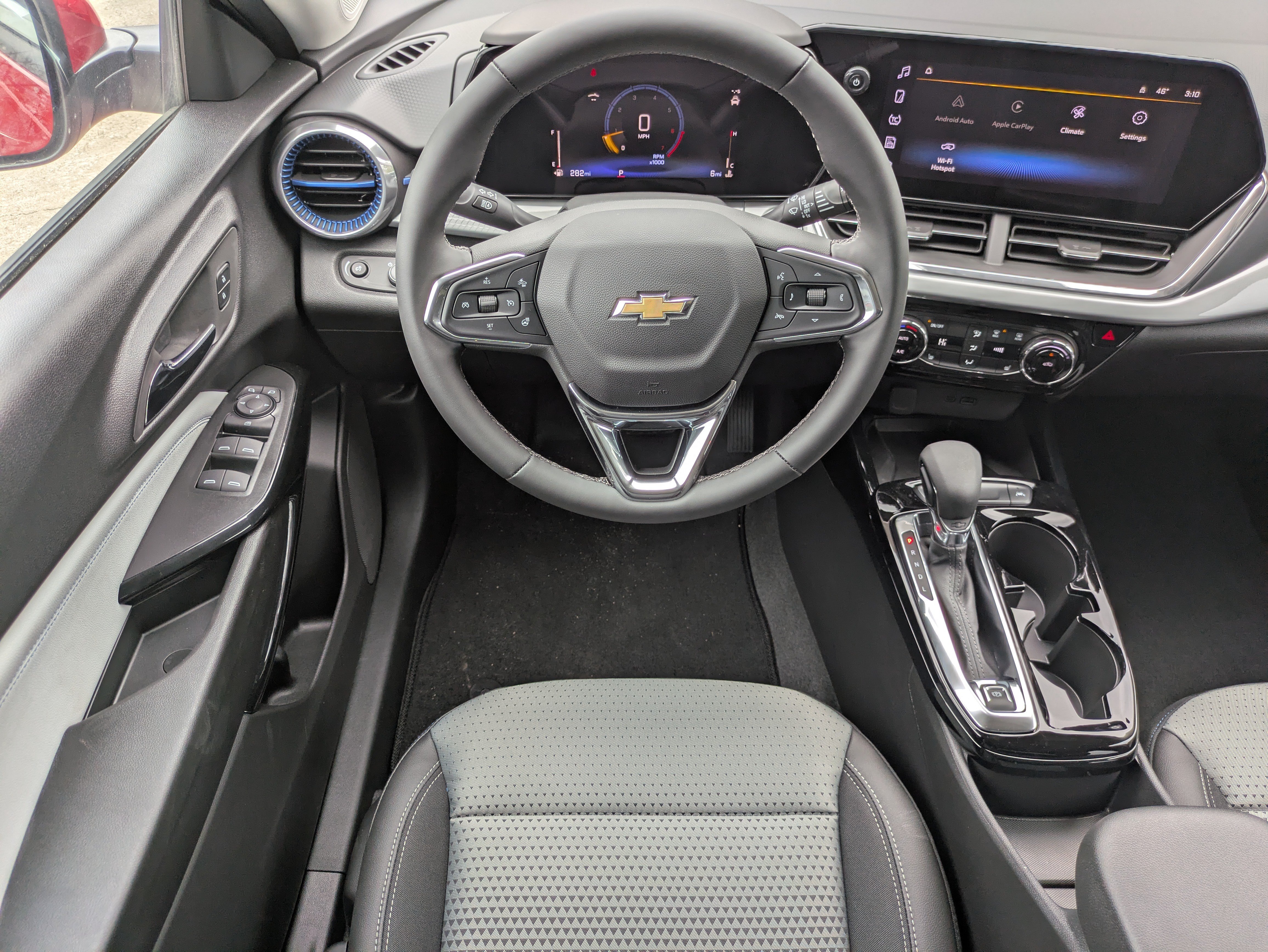 New 2026 Chevrolet Trax LT w/ Sunroof Package FWD image 4