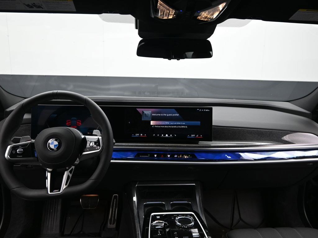 Used 2025 BMW 760i xDrive w/ Luxury Rear Seating Package AWD/4WD image 12