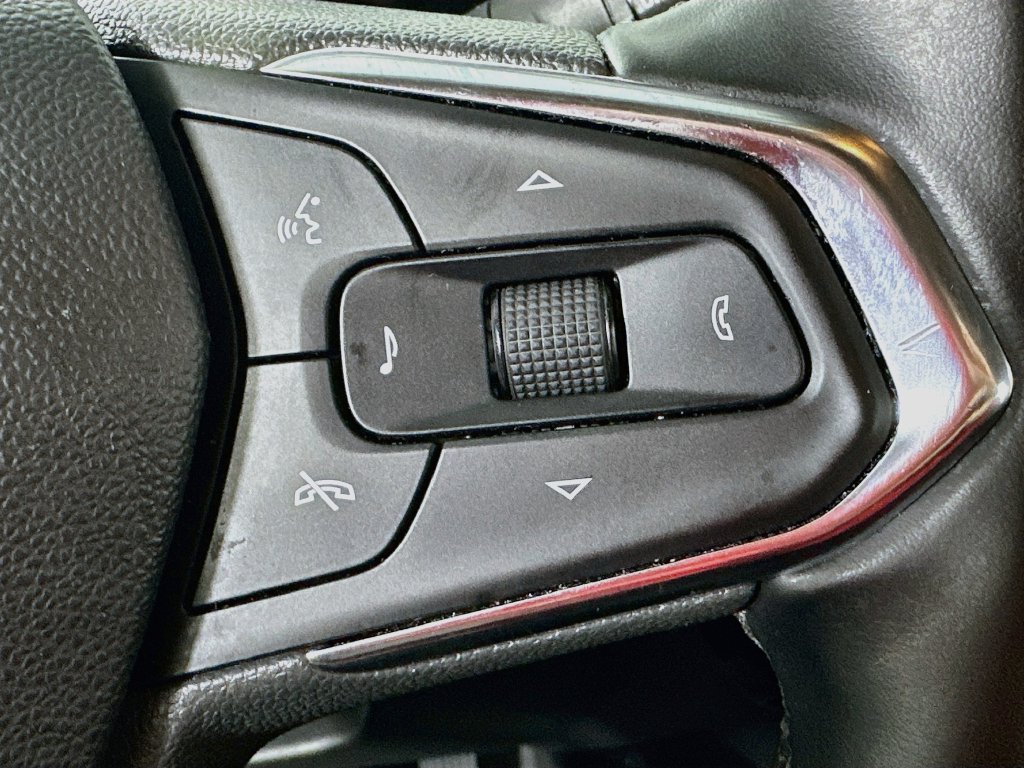 Used 2025 Chevrolet Trax ACTIV FWD image 21