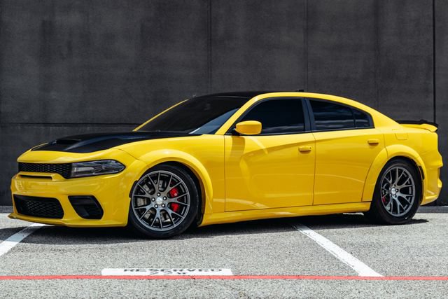 Used 2018 Dodge Charger SRT w/ Technology Group RWD image 36