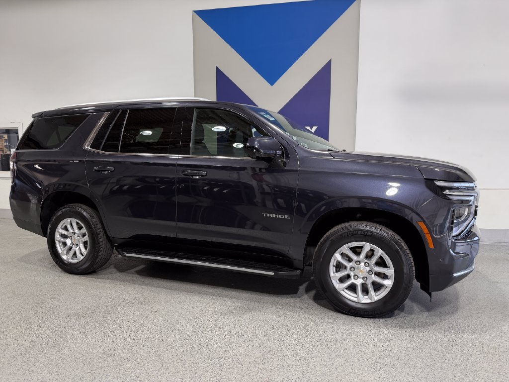 Used 2025 Chevrolet Tahoe LT AWD/4WD image 3