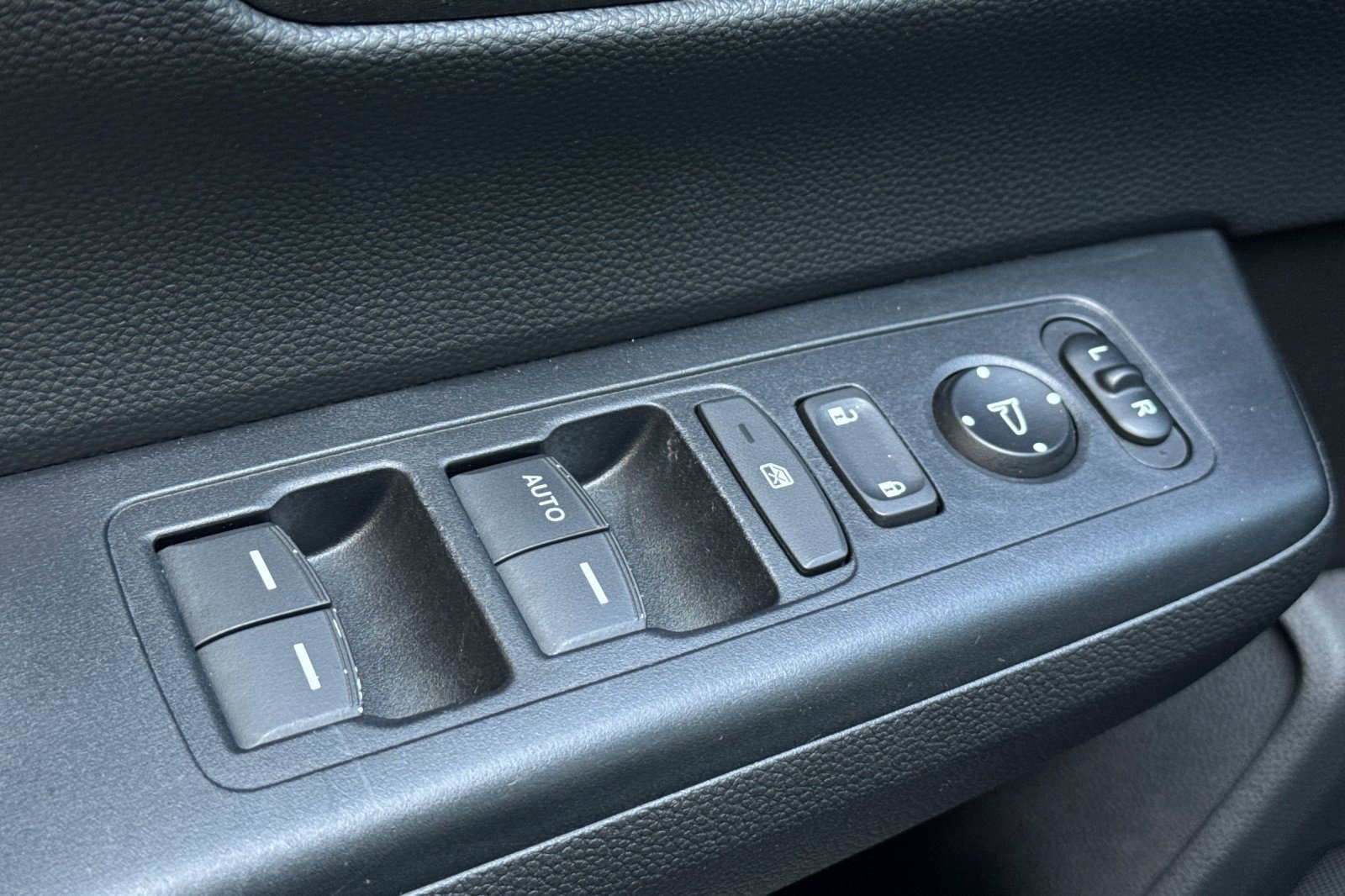 Used 2024 Honda CR-V LX image 13