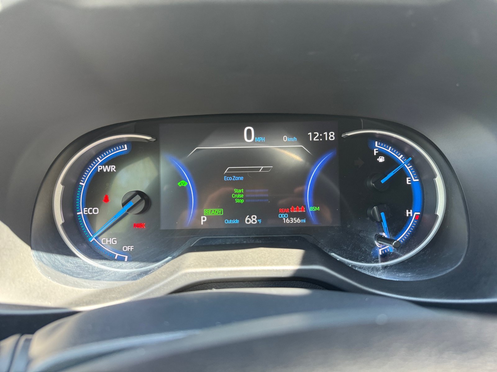 Used 2022 Toyota RAV4 XSE w/ XSE Grade Weather Package AWD/4WD image 18