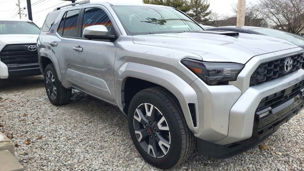 Used 2025 Toyota 4Runner SR5 image 6