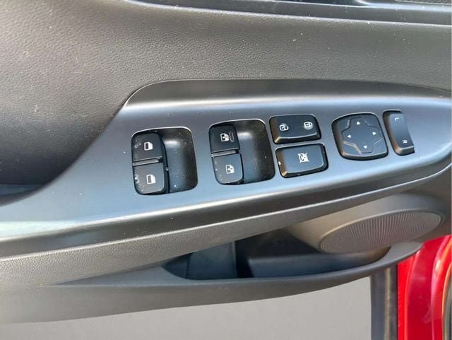 Used 2021 Hyundai Kona SEL AWD/4WD image 14