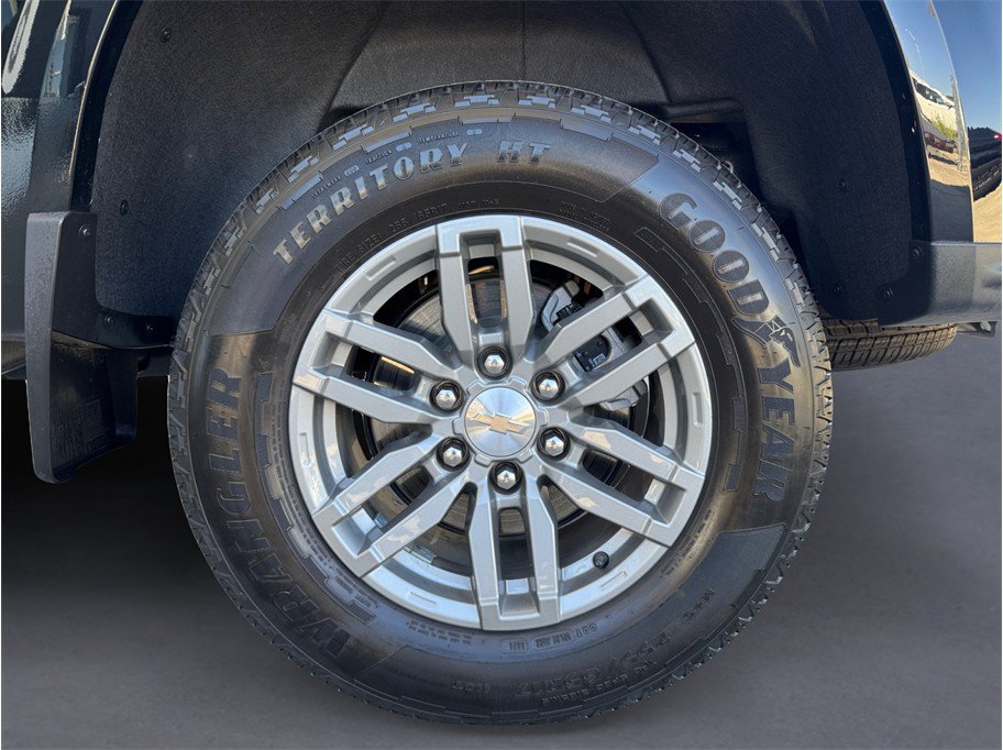 Used 2023 Chevrolet Colorado LT w/ LT Convenience Package II AWD/4WD image 8