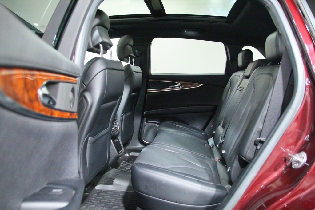 Used 2019 Lincoln Nautilus Reserve w/ Class II Trailer Tow Package AWD/4WD image 29