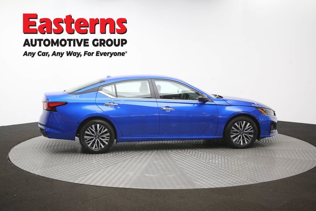 Used 2025 Nissan Altima 2.5 SV FWD image 43