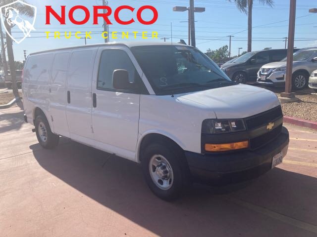 Used 2018 Chevrolet Express 2500 RWD image 19