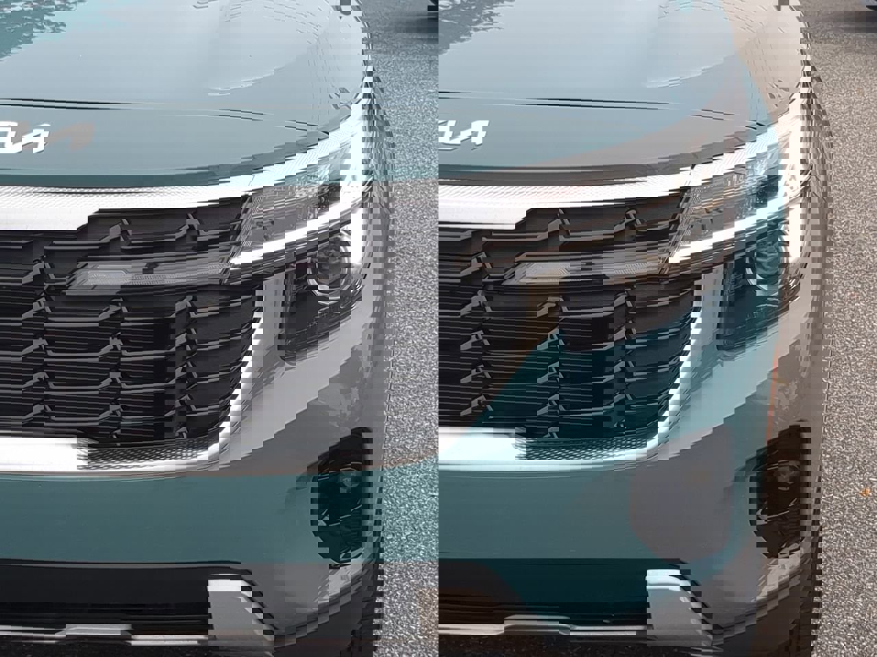 Certified 2025 Kia Seltos EX w/ EX Sunroof Package image 8