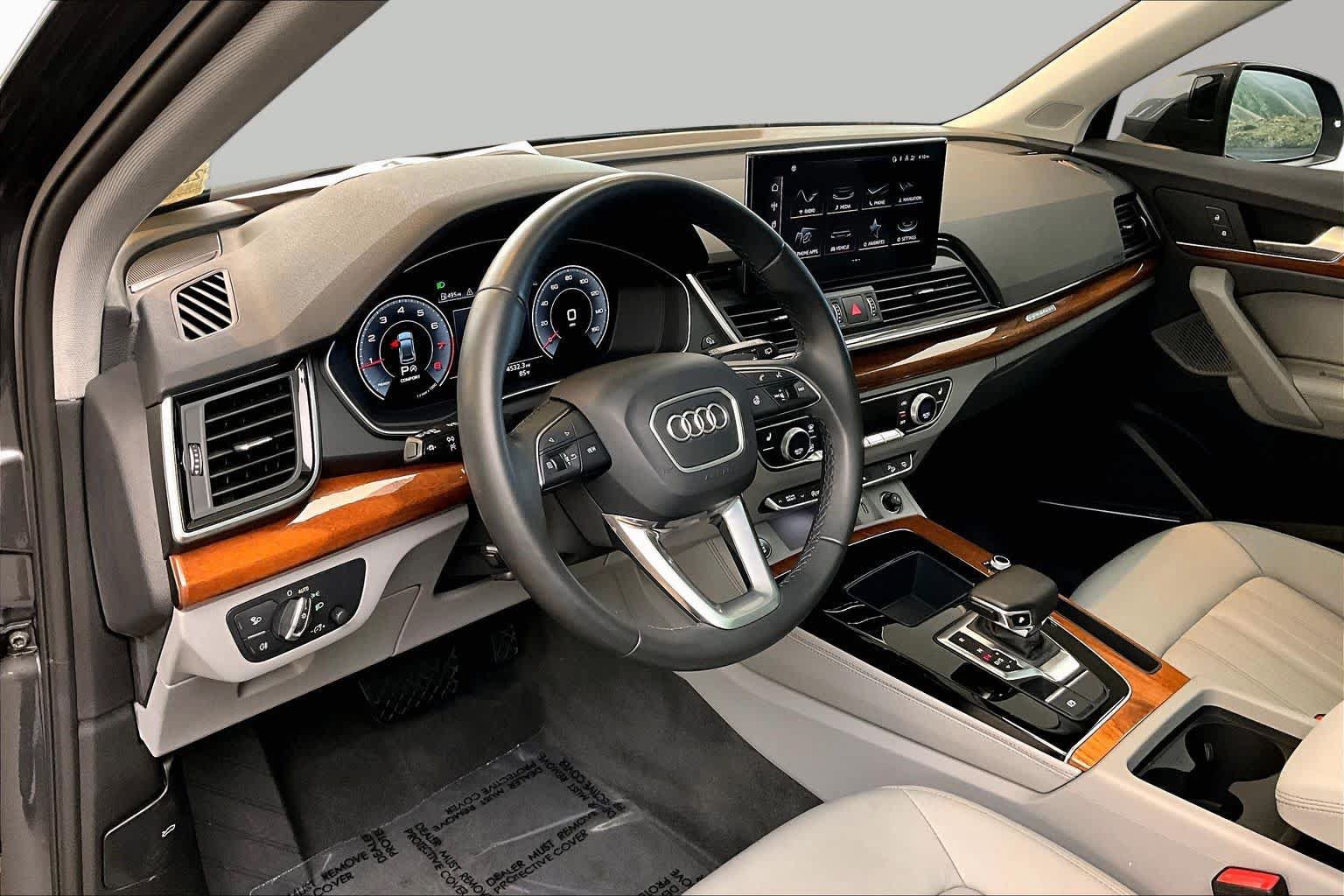 Used 2023 Audi Q5 2.0T Premium Plus w/ Premium Plus Package AWD/4WD image 18