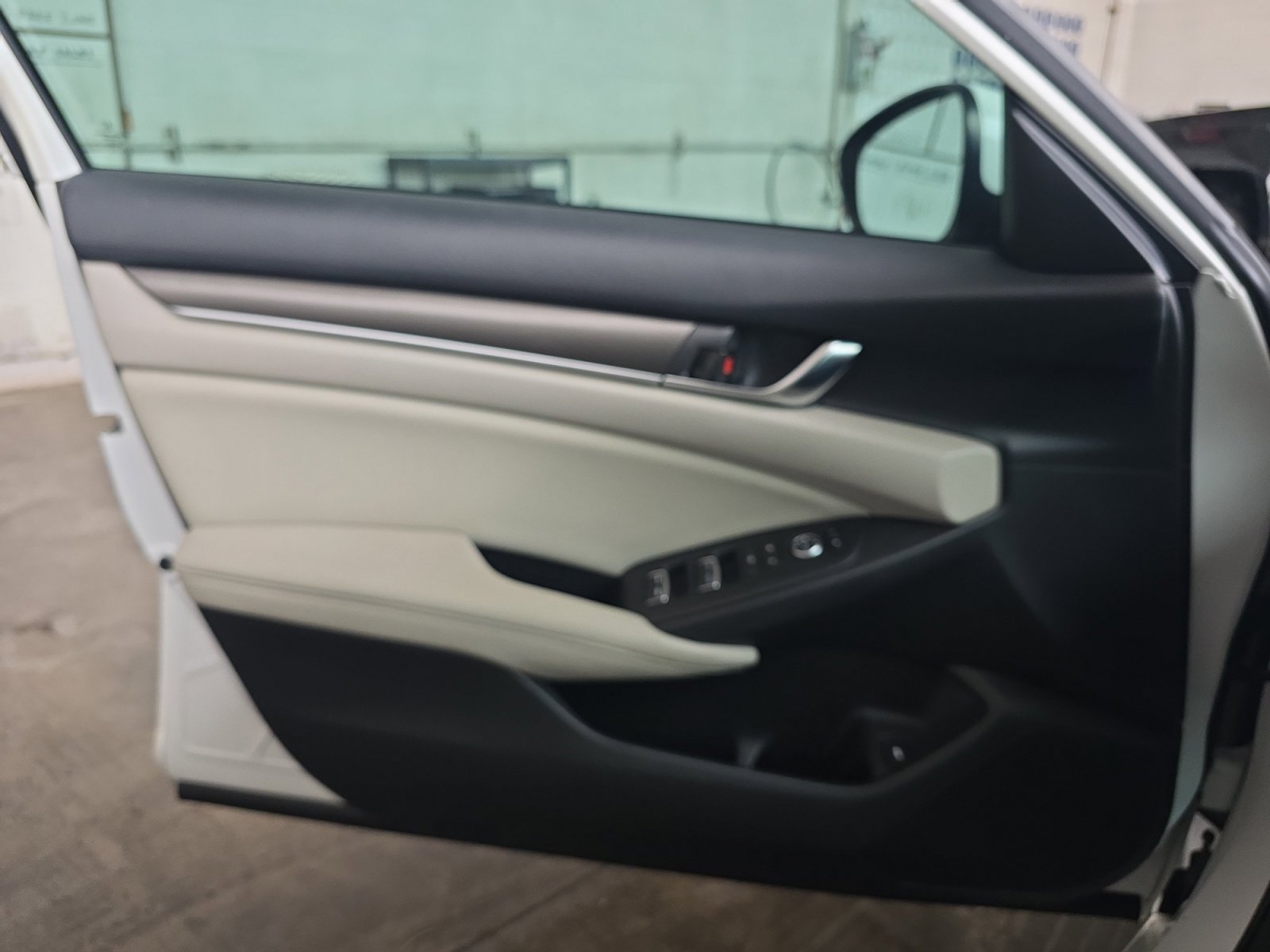 Used 2018 Honda Accord LX image 13