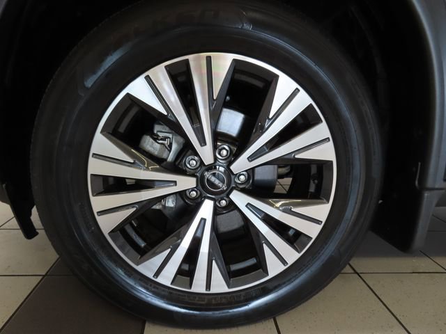 Used 2023 Nissan Rogue SV w/ SV Premium B Package image 15