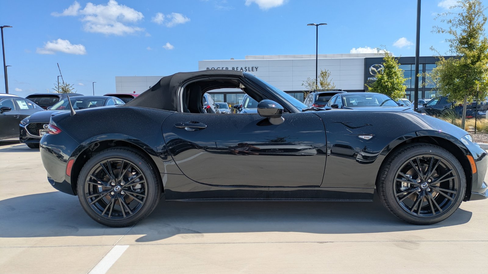 New 2026 MAZDA MX-5 Miata Club w/ Interior Package RWD image 9