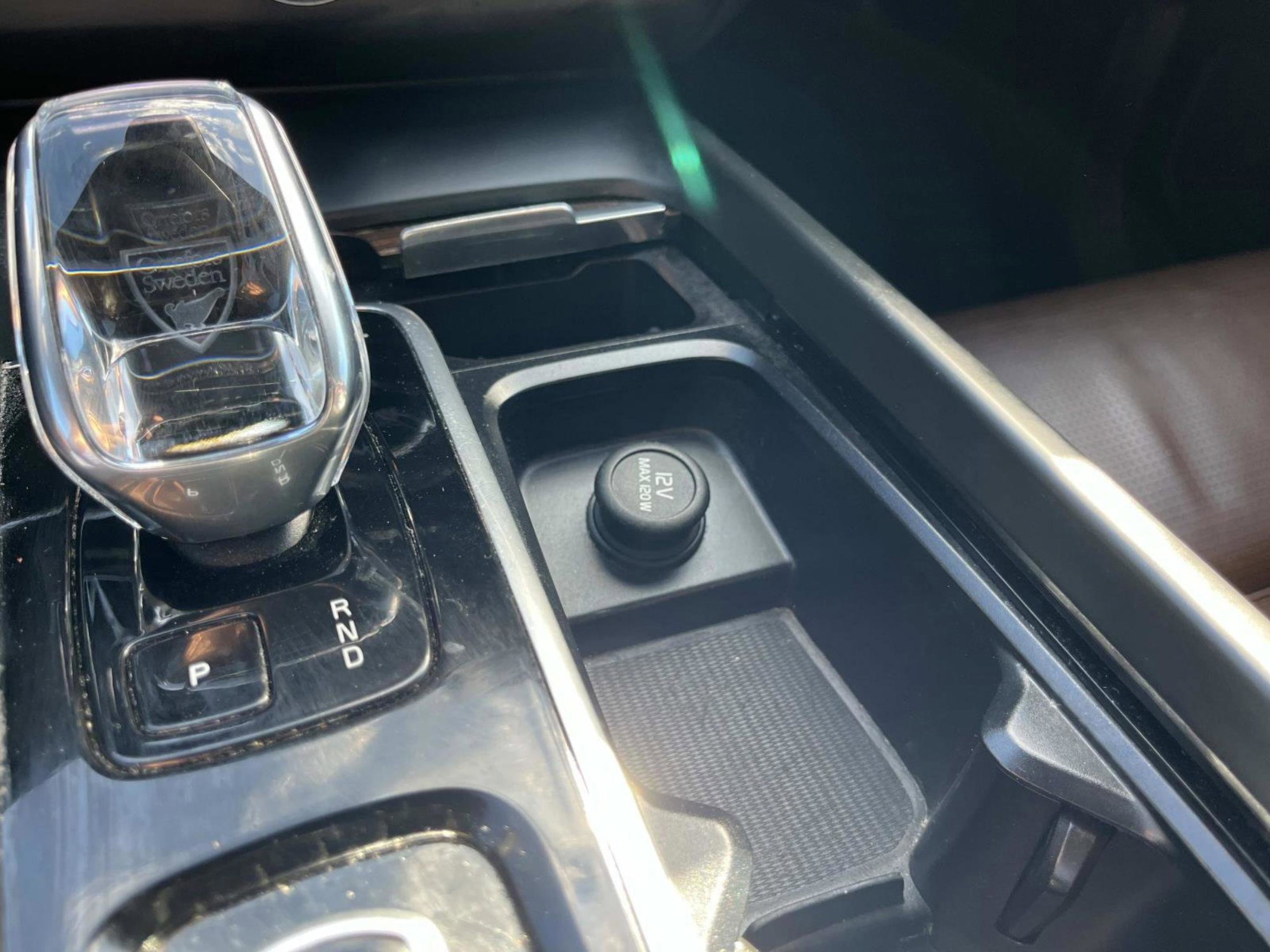 Used 2023 Volvo XC60 B5 Ultimate image 40