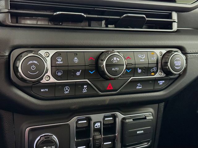 New 2025 Jeep Gladiator Sport image 16