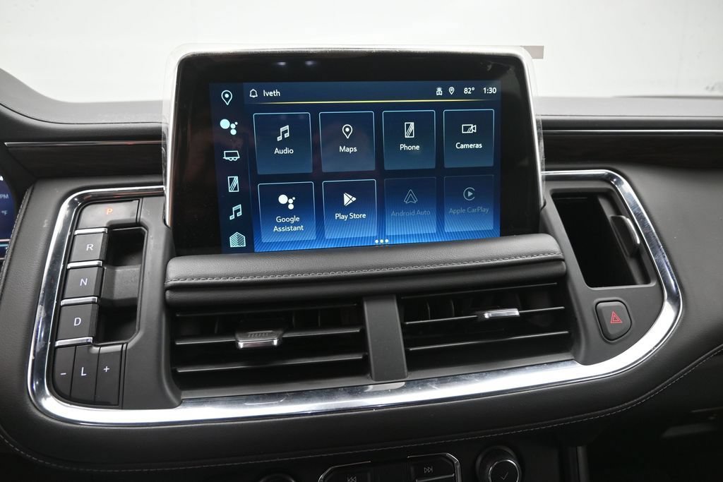 Used 2022 Chevrolet Suburban LT w/ Luxury Package RWD image 4