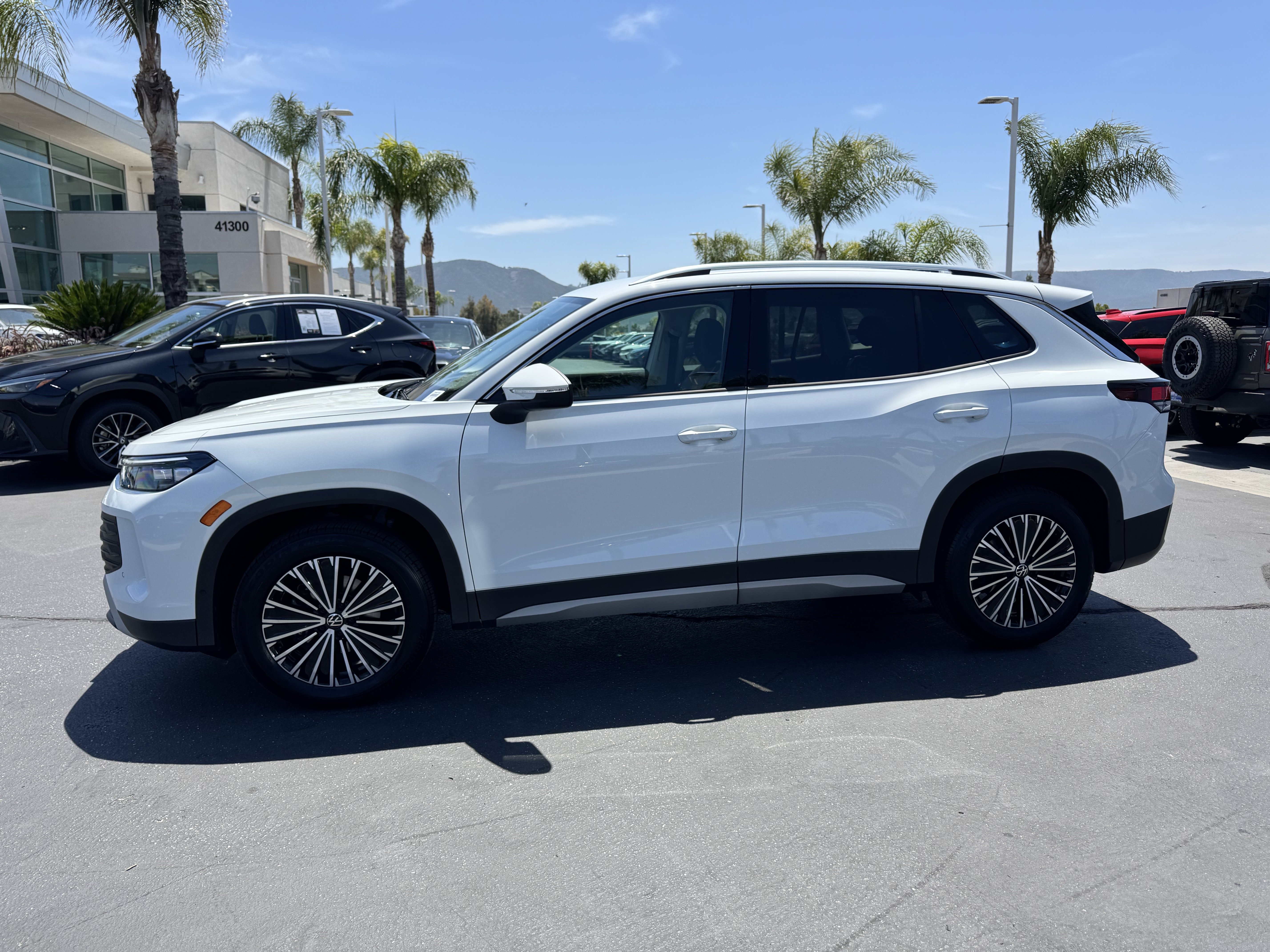 Certified 2025 Volkswagen Tiguan S FWD image 6