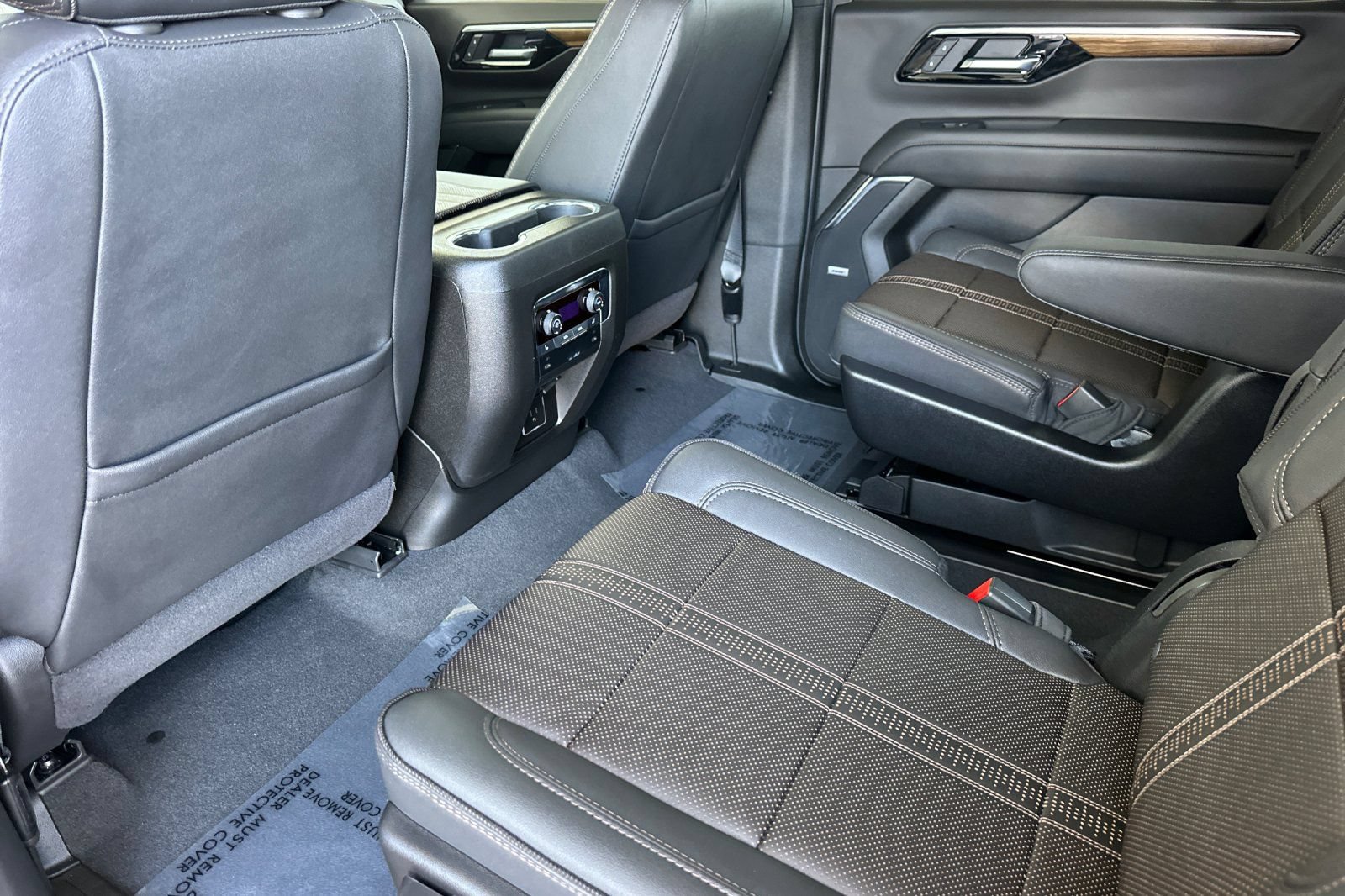 Used 2026 Chevrolet Tahoe High Country AWD/4WD image 14