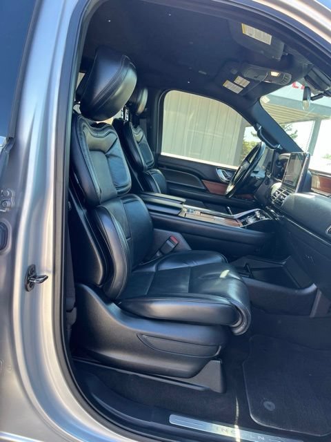 Used 2019 Lincoln Navigator Premiere AWD/4WD image 33