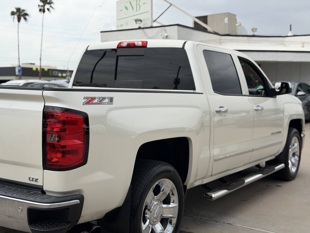 Used 2014 Chevrolet Silverado 1500 LTZ Z71 w/ LTZ Plus Package AWD/4WD image 7