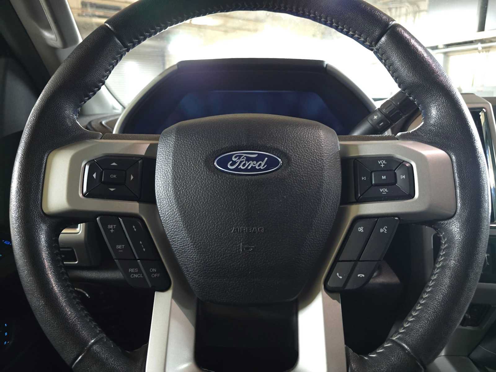 Used 2018 Ford F350 Lariat w/ Lariat Ultimate Package AWD/4WD image 26