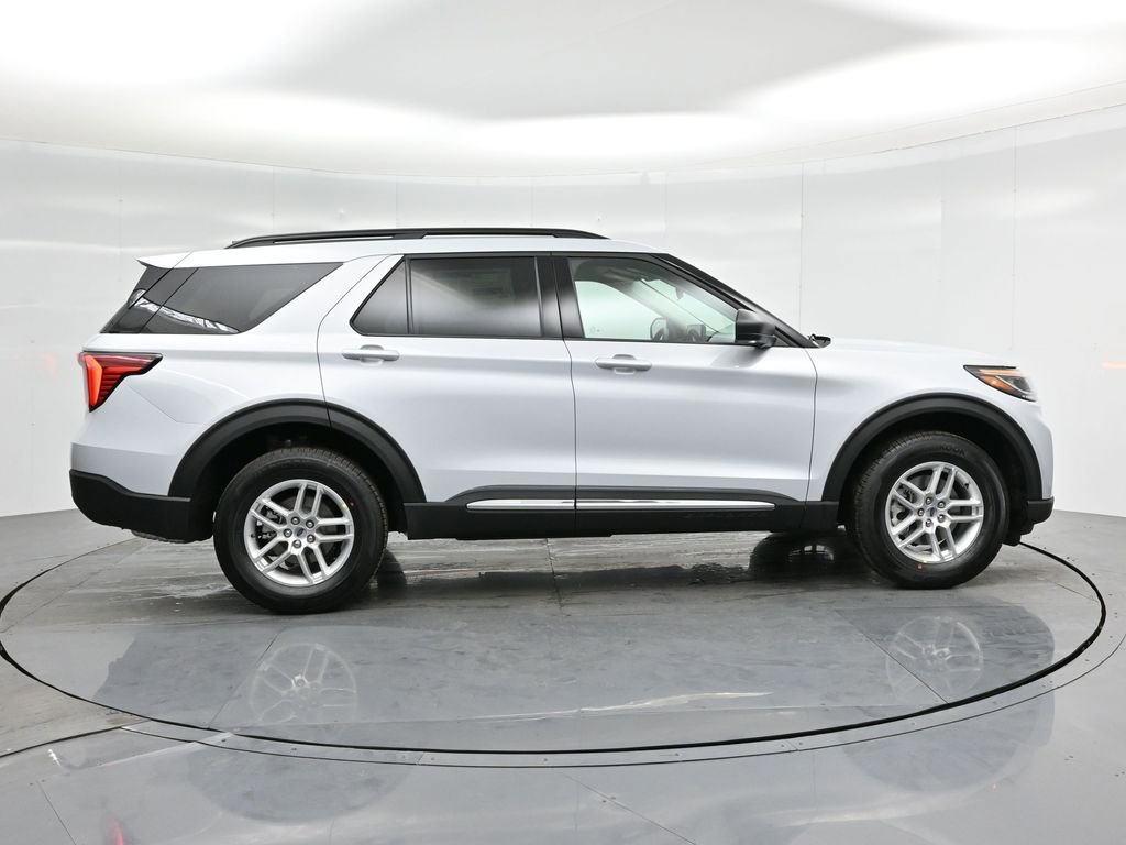 New 2025 Ford Explorer Active image 28