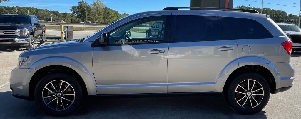 Used 2018 Dodge Journey SXT w/ Connectivity Group FWD image 8