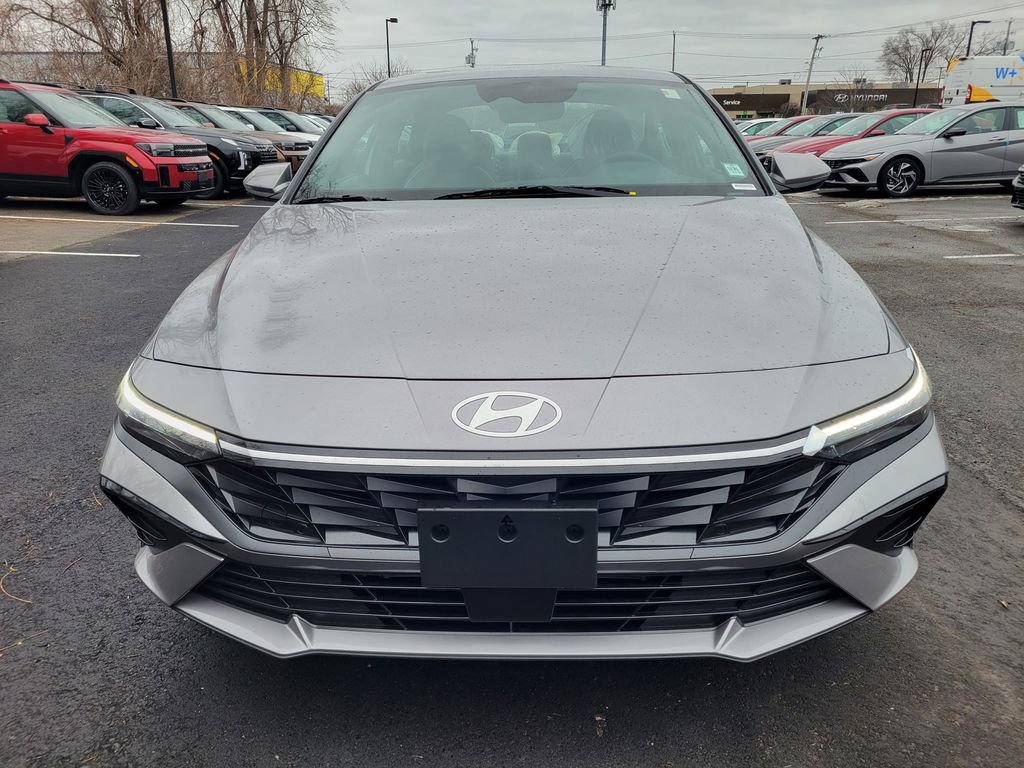 New 2025 Hyundai Elantra Limited image 10