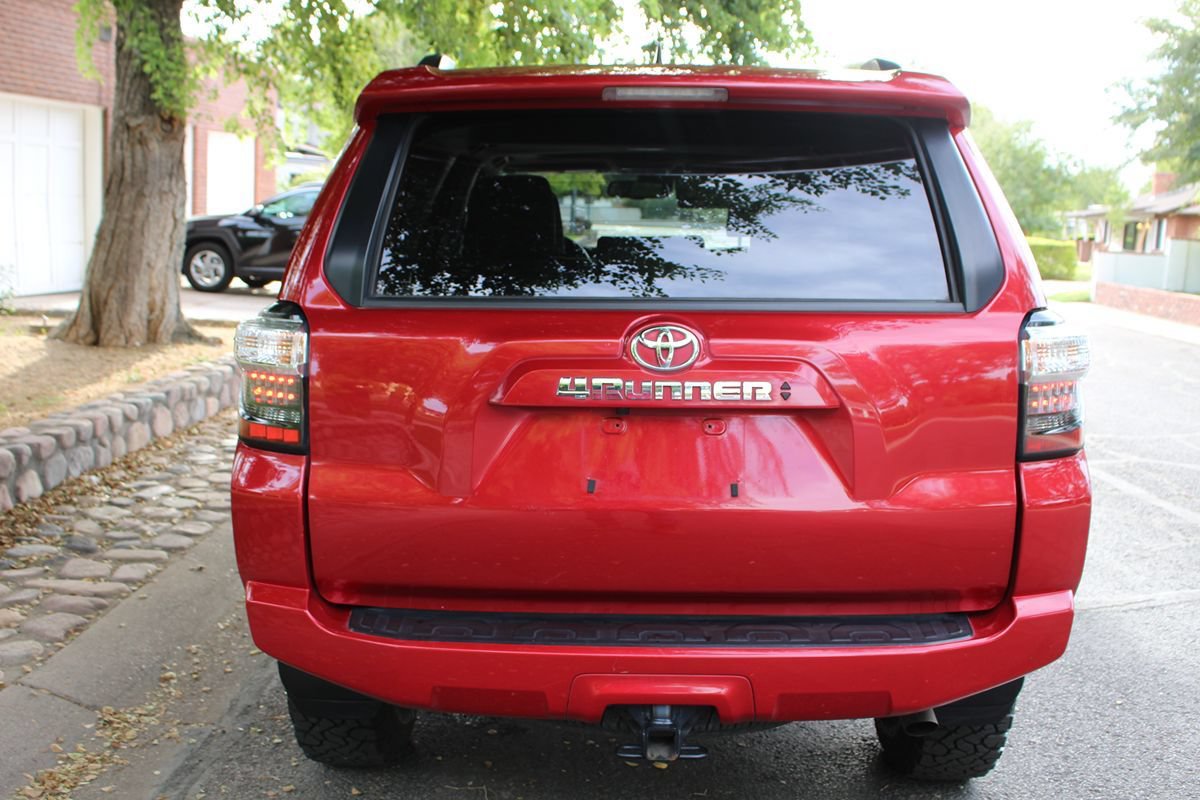 Used 2022 Toyota 4Runner SR5 Premium w/ Moonroof Package AWD/4WD image 48