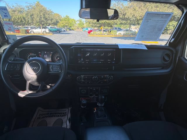 Used 2024 Jeep Wrangler Unlimited Rubicon AWD/4WD image 12