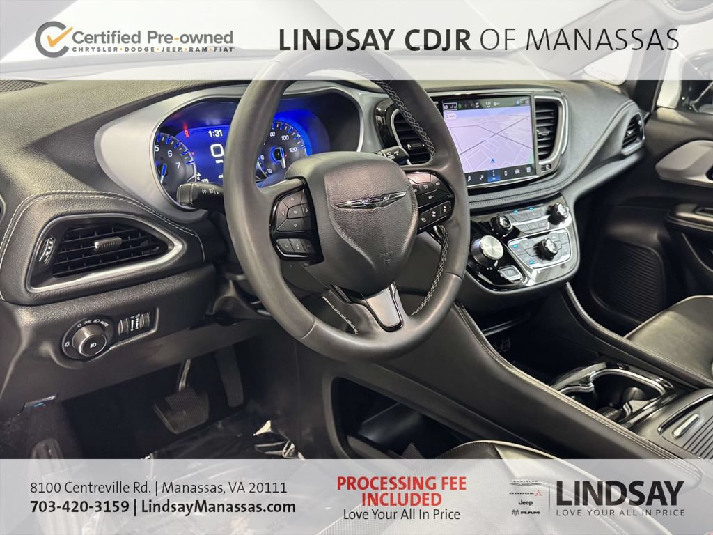 Certified 2025 Chrysler Pacifica Limited FWD image 19