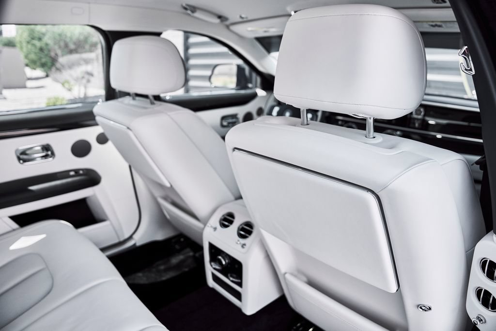 Used 2026 Rolls-Royce Ghost RWD image 44