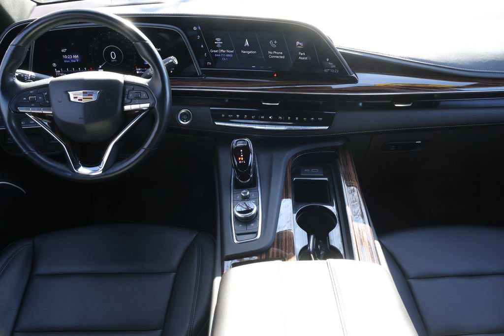 Used 2024 Cadillac Escalade ESV Luxury image 15