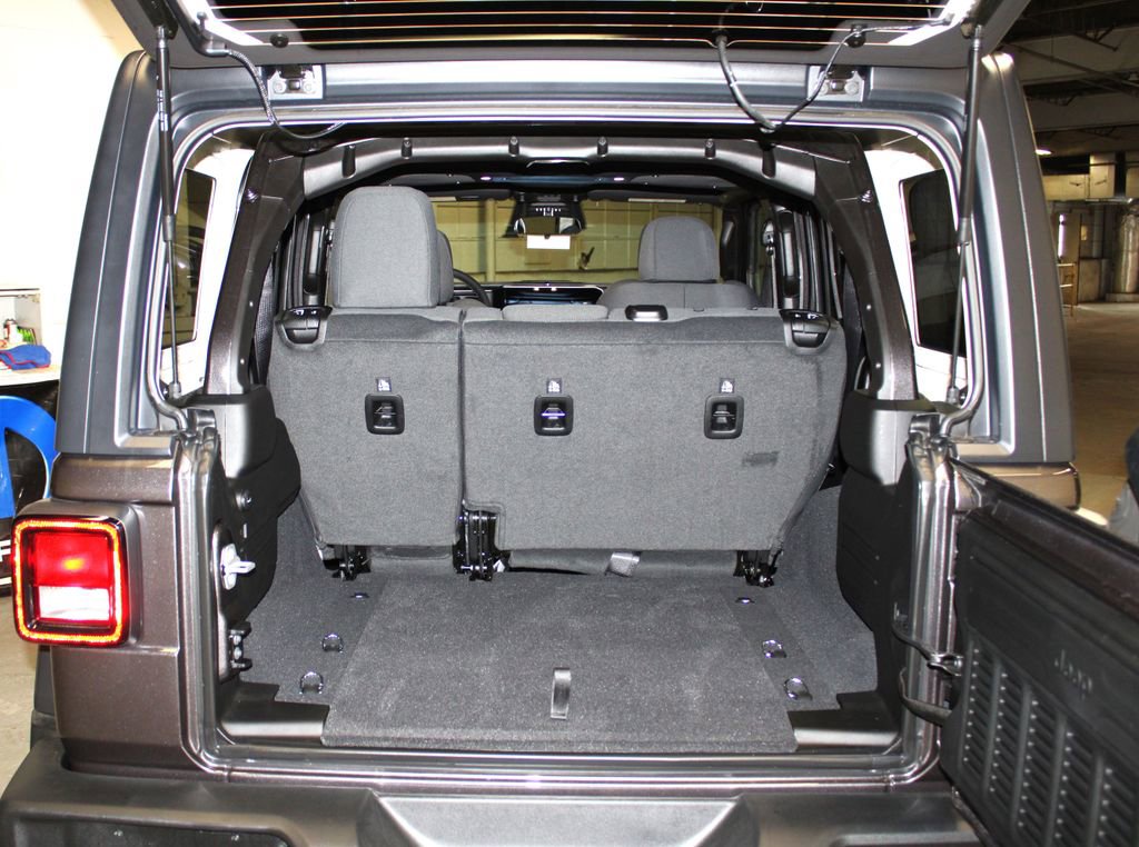 New 2026 Jeep Wrangler Sport S image 28